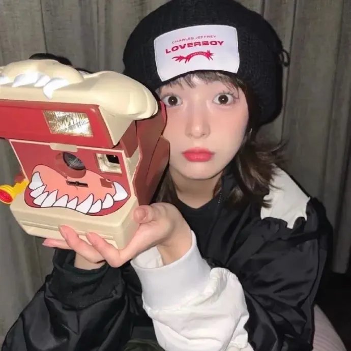 新版:我竟困在同一天一万年