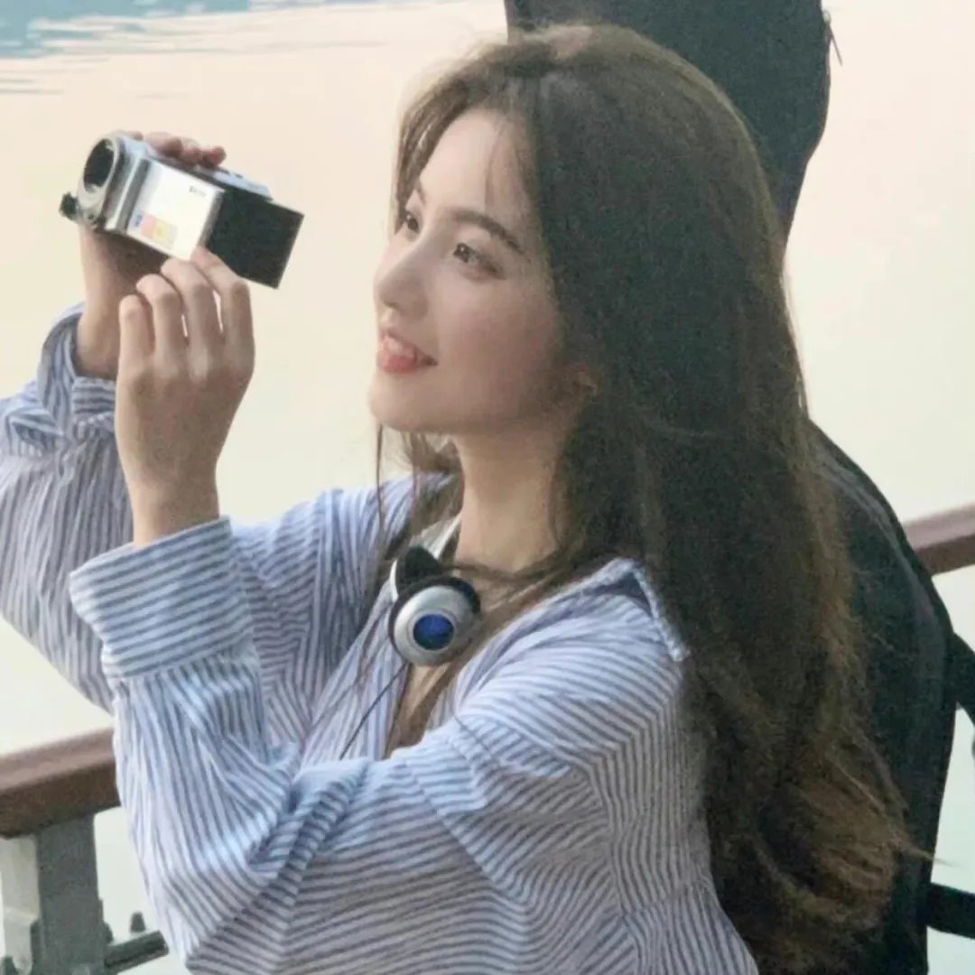 分手当天,豪门继承人拉着我领证分手当天我闪婚了亿万富豪